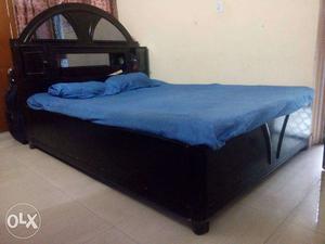 Double bed made of solid wood... 5/6ft. with bed