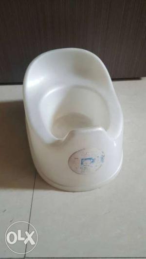 Kids potty chair not been used at all. pls dnt