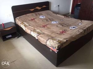 Queen size bed (gently used) for 8K and mattress