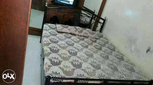 Queen size bed in good condition