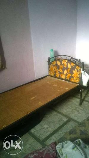 Single bed in very good condition with ply