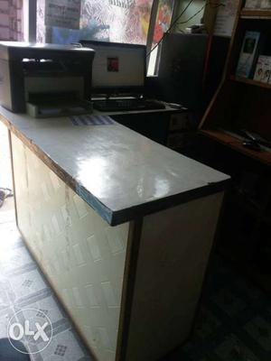 White Wooden Counter Desk and 2 rek