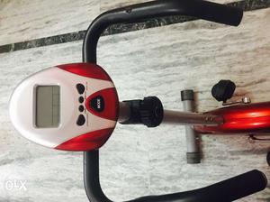 EXCERCISE BIKE. electronic. good quality.Auto adjust for