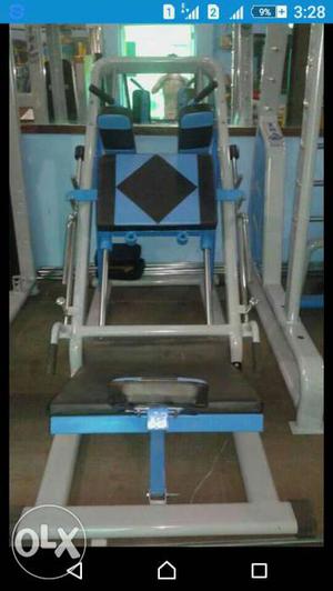 Gray-and-blue Exercise Machine Screenshot