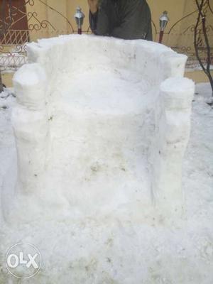 Royal chair made up of pure kashmiri snow