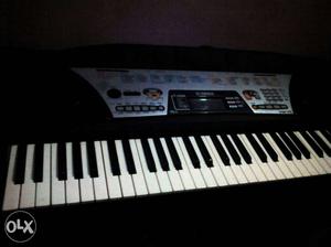 Yamaha psr175 keyboard.