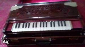 Brown Upright Scale changer Harmonium for sale