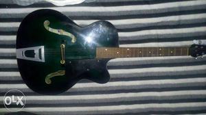 Good condition french guitar 1year used in good