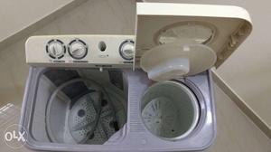 Semi Automatic Videocon Washing Machine for Sell.