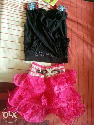 Brand new 0 to 6 months baby top n skirt