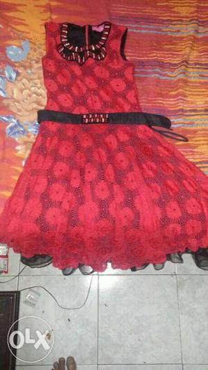 Children Red And Black Sleeveless Dress size 34