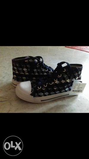 Cool yepme sneakers, size-4, brand new,with