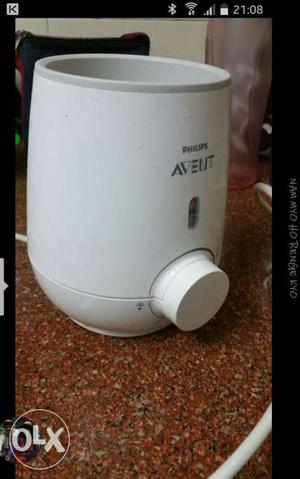 Philips avent bottle warmer...a must have for a