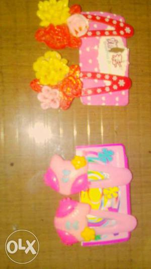 Selling 2 hair clips (used 2-3 times)