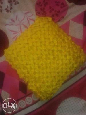 Yellow & pink pearl pillow design