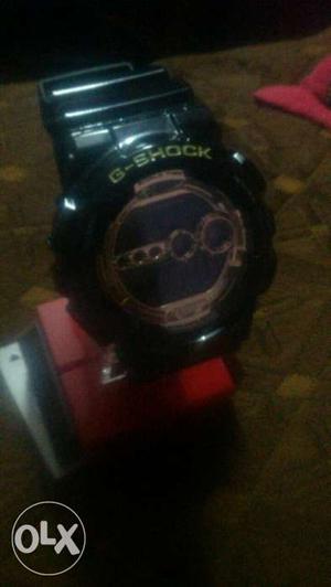 Casio G-shock GD-100GB- 1DR watch, 100% original,