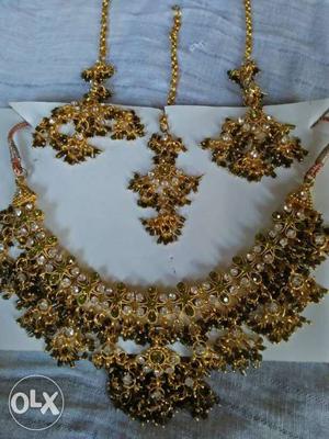 Wedding jewellery with bindi
