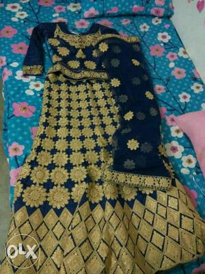 Yellow And Black 3/4 Sleeve Sari Dress