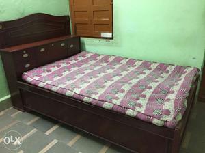 3 year old wooden bed of size 4*6 in excellent