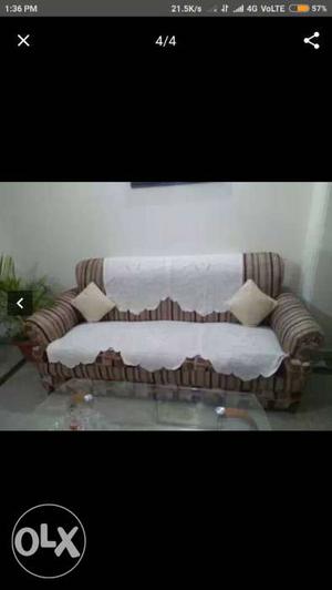 3+2 sofa set at an affordable price.Only 1 year