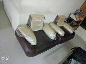 4 sofas, 7 seats