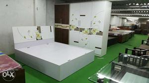 Bed and walldrobe with huge storage capacity in leatest