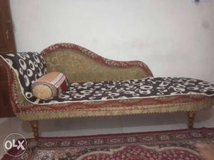 Brown White And Black Circle Printed Chaise Lougnr