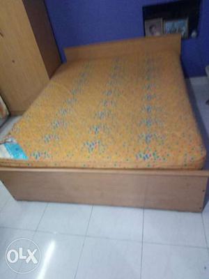 Double bed (box type with stowage) plus two