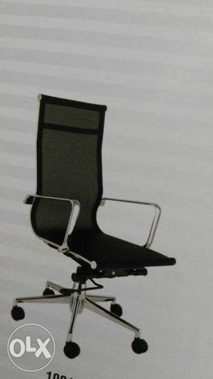 Executive chair with full mesh and steel base