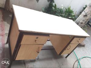 Table with best wood quality and condition