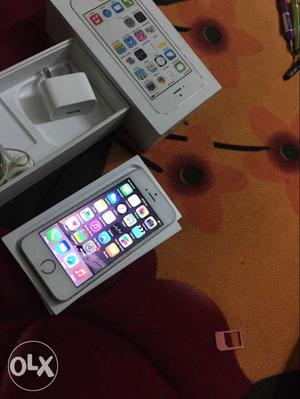 Apple iPhone 5s 16gb with all completed accessories