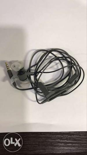 Bose SoundTrue Ultra In-Ear headphones with Mic - Un-used