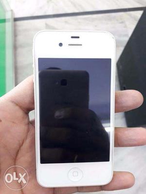 IPhone 4s 8GB in Awesome Condition in White Colour