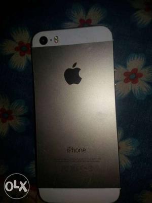 Iphone 5s 16gb gold colour very good condition