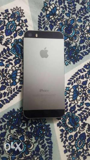 Iphone5s 16gb in Mint condition. 2 months old