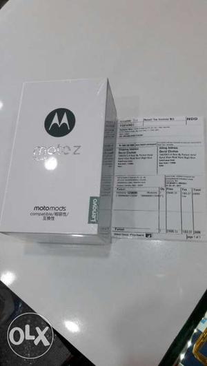 Moto Z Play 32gb Sealed pack box with flipkart