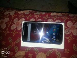 Moto g4 plus. with box and warranty upto may.