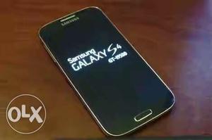 Samsung galaxy s4. Very good phone. Argent h