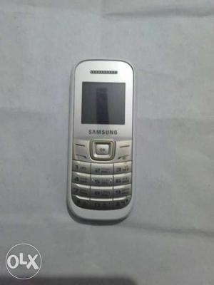 Samsung guru  in awesome condition