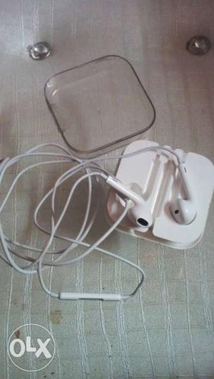 Unused Apple iphone earphone