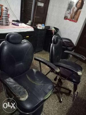 2 Black Leather Salon Chair