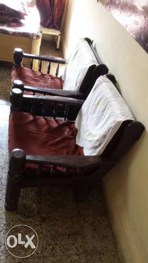 2 pcs of sofa set is in good condition want to