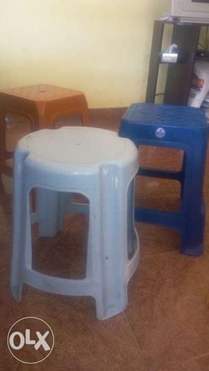 3chairs pladtic item good condition