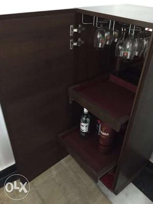 Bar cabenet in excellent condition
