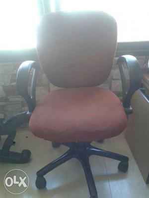 Single chair with wheels