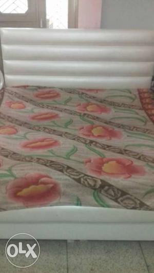 White Bed new condition