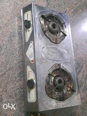 Gas Stove avaliable for sale at 800.