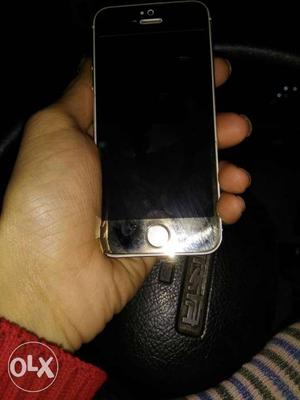IPhone 5s 16gb, good condition Colour GOLD PAYTM