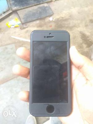 IPhone 5s 16gb will bill box only 9 month used