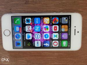 IPhone 5s Gold 32GB with only charger and box.